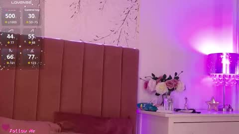 Snapshot of pinkyspark chatting on 11.28.25 Pinky online show from 11.28.25