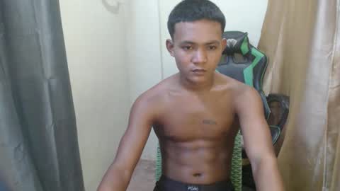 Snapshot of pinoy_fucker18 chatting on 04.11.26 pinoy_fucker18 online show from 04.11.26