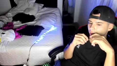 Snapshot of piperodriguez_ chatting on 02.19.25 Pipe Rodriguez online show from 02.19.25