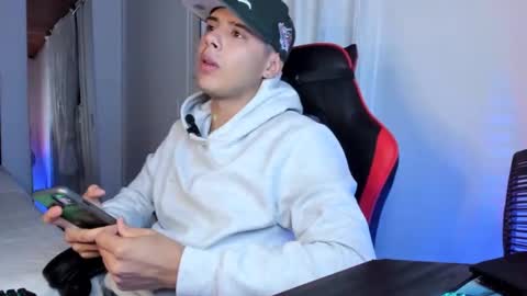 Snapshot of piperodriguez_ chatting on 02.20.25 Pipe Rodriguez online show from 02.20.25