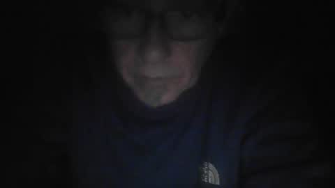 Snapshot of pipi2704 chatting on 12.17.24 pipi2704 online show from 12.17.24