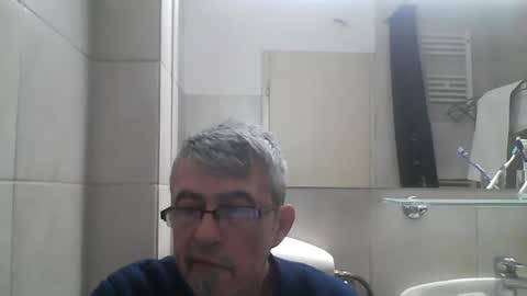 Snapshot of pipi2704 chatting on 01.01.25 pipi2704 online show from 01.01.25