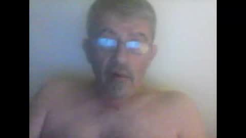 Snapshot of pipi2704 chatting on 01.10.25 pipi2704 online show from 01.10.25