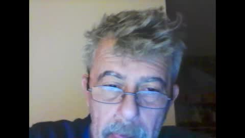 Snapshot of pipi2704 chatting on 02.08.25 pipi2704 online show from 02.08.25