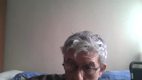Snapshot of pipi2704 chatting on 02.15.25 pipi2704 online show from 02.15.25