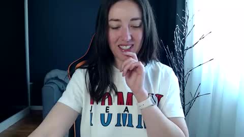 piscesgirl06 online show from 04.20.26