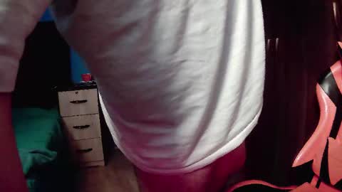 Snapshot of pisceslost chatting on 11.15.25 pisceslost online show from 11.15.25