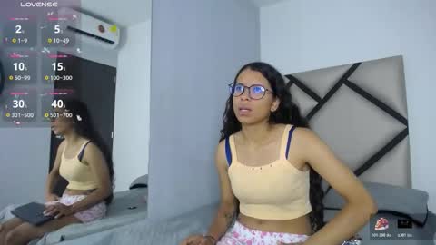 Snapshot of pitufa__ chatting on 12.16.25 pitufa__ online show from 12.16.25