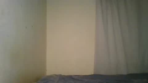 Snapshot of pixie_roman chatting on 02.04.25 Majesty online show from 02.04.25