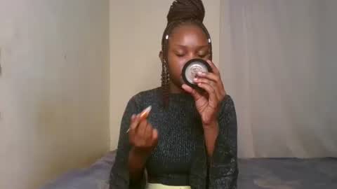 Snapshot of pixie_roman chatting on 02.27.25 Majesty online show from 02.27.25