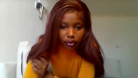 Snapshot of pixie_roman chatting on 10.22.25 Majesty online show from 10.22.25