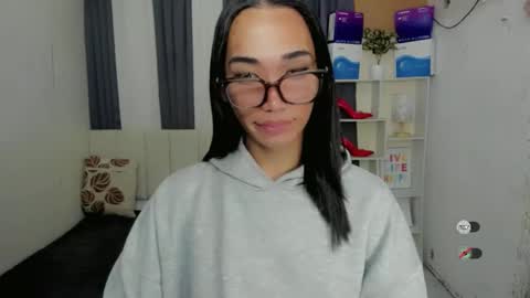 pixiedoll_ online show from 12.21.25