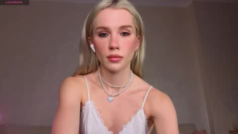 Emmy and Edward online show from 01.11.26