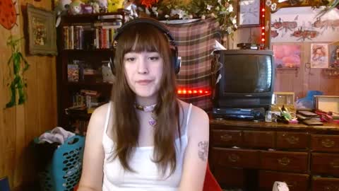 Izzy online show from 02.11.25