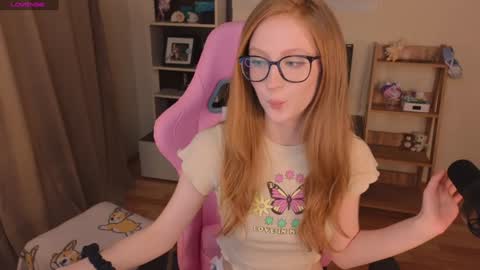 Snapshot of plastic_beach chatting on 12.15.24 Lene online show from 12.15.24