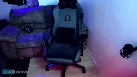 Snapshot of plasticme chatting on 01.06.25 plasticme online show from 01.06.25