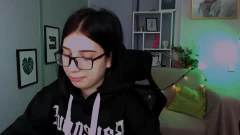 Sophie online show from 12.18.24