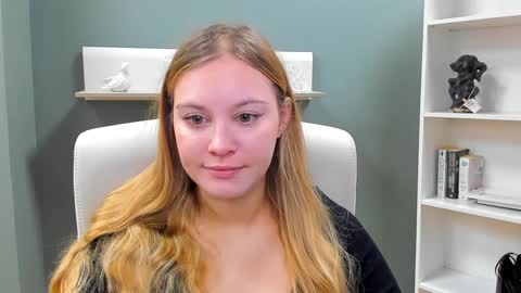 Snapshot of playgirl_valeria chatting on 01.05.25 Valeria online show from 01.05.25