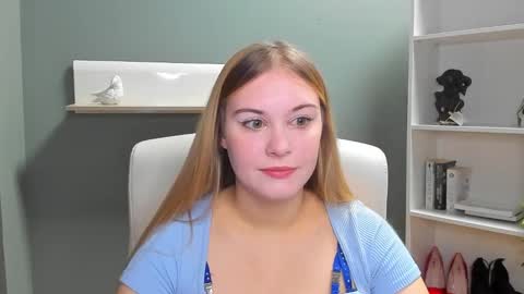 Snapshot of playgirl_valeria chatting on 01.06.25 Valeria online show from 01.06.25