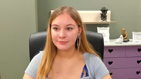 Snapshot of playgirl_valeria chatting on 02.01.25 Valeria online show from 02.01.25