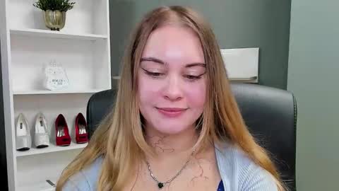 Snapshot of playgirl_valeria chatting on 10.26.25 Valeria online show from 10.26.25