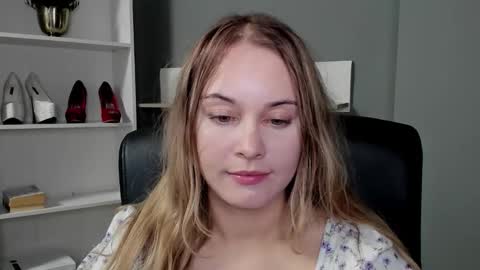 Valeria online show from 12.03.25