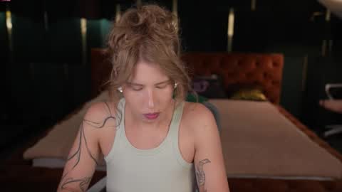 Lana online show from 09.17.25