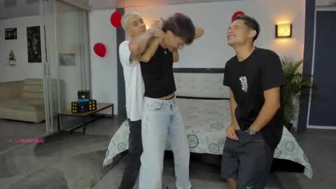   online show from 09.24.25