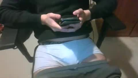 Snapshot of playitsaif11023 chatting on 01.04.25 playitsaif11023 online show from 01.04.25