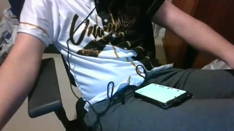 Snapshot of playitsaif11023 chatting on 03.08.25 playitsaif11023 online show from 03.08.25