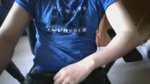 Snapshot of playitsaif11023 chatting on 11.01.25 playitsaif11023 online show from 11.01.25