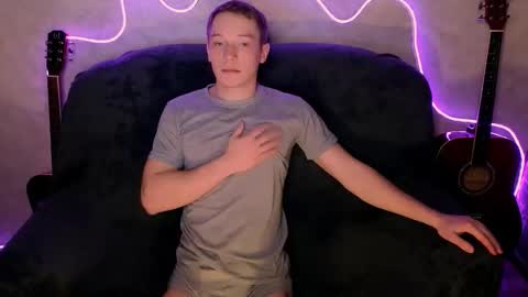 Snapshot of playoliver chatting on 12.19.25 Oliver online show from 12.19.25