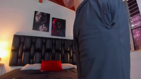 JUAN AND JULI online show from 12.31.24