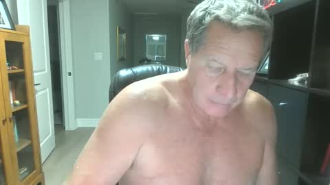 Snapshot of pleeeezeher chatting on 10.25.25 pleeeezeher online show from 10.25.25