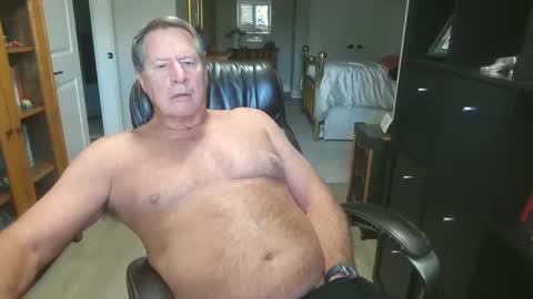 Snapshot of pleeeezeher chatting on 10.26.25 pleeeezeher online show from 10.26.25