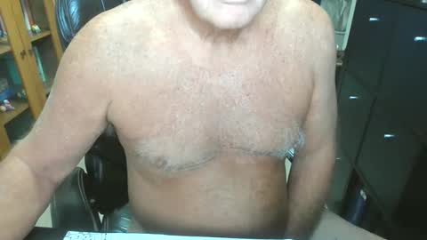 Snapshot of pleeeezeher chatting on 12.21.25 pleeeezeher online show from 12.21.25