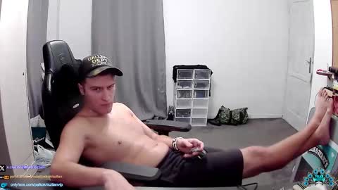 plkrisztian online show from 11.19.25