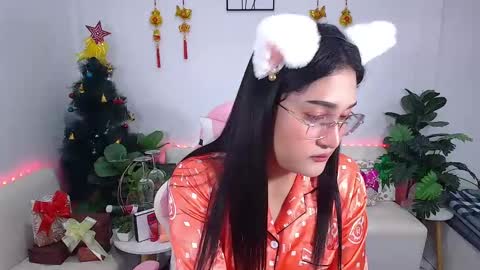 Ploysai online show from 01.15.25