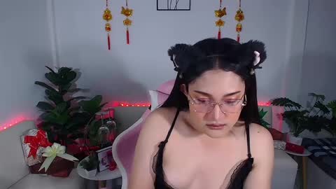 Ploysai online show from 02.20.25