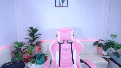 Ploysai online show from 11.09.25