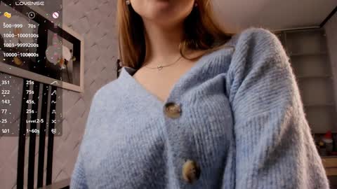 Snapshot of pluf_pluf chatting on 01.04.25 HiI am Vivian online show from 01.04.25