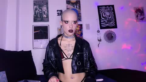    online show from 11.06.25