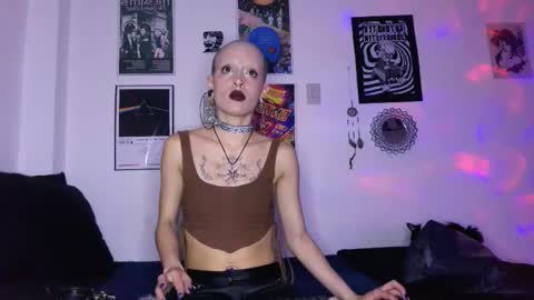    online show from 11.06.25