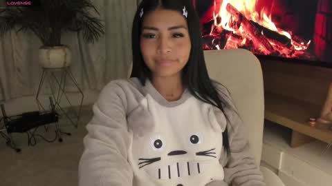 Snapshot of pocahontas_cute chatting on 01.25.25 Nicole online show from 01.25.25