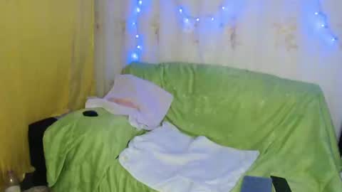 Snapshot of pocahontas_hall chatting on 12.29.24 Lily online show from 12.29.24