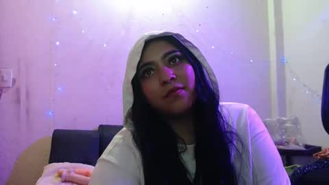 Snapshot of pocahontas_hall chatting on 01.16.25 Lily online show from 01.16.25