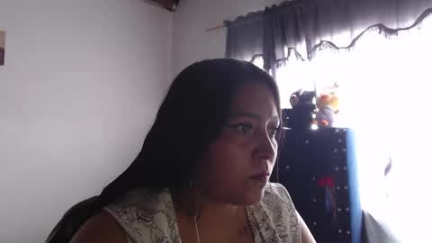 Snapshot of pocahontas_hall chatting on 09.24.25 Lily online show from 09.24.25
