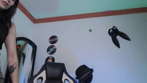 IG ipoetica  online show from 02.12.26