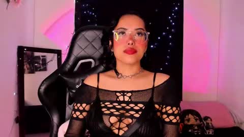 Willow                      Hours 12pm to 630pm Colombian time FRIDAY AND SUNDAY FREE DAYS online show from 03.06.25