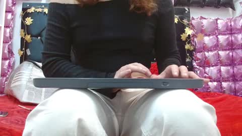 Aleja online show from 10.26.25